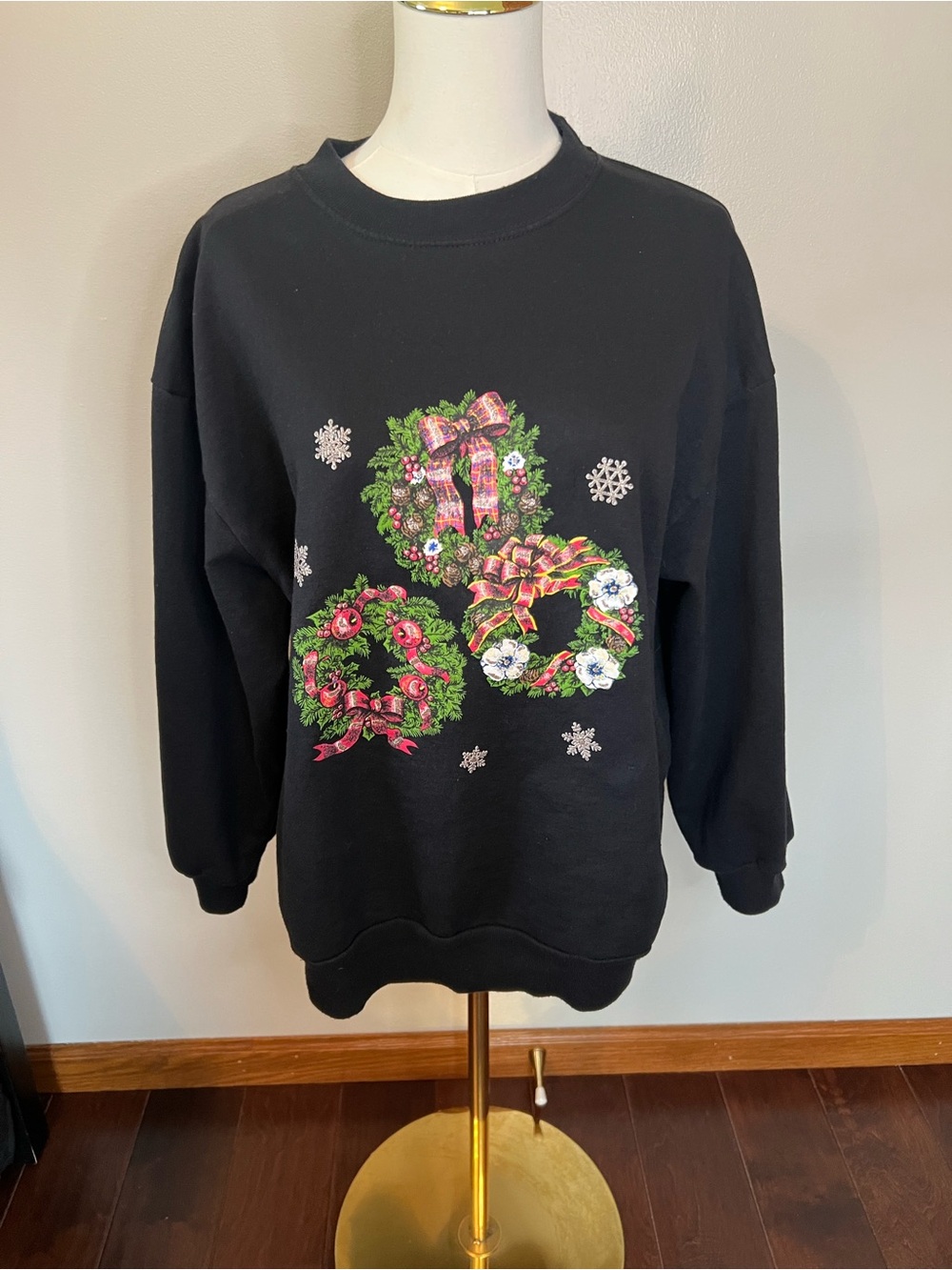 Vintage Black Christmas Wreath Snowflake Sweatshirt Women's X-Large Holiday